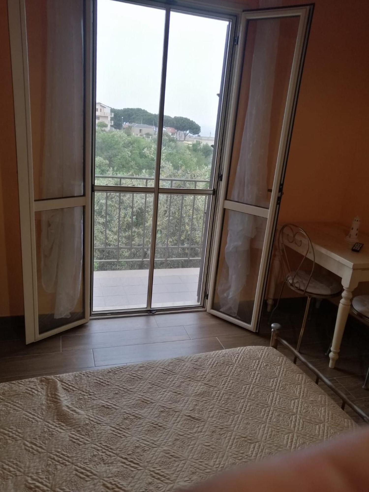 Casa Chiara Apartment ชิลลา ภายนอก รูปภาพ